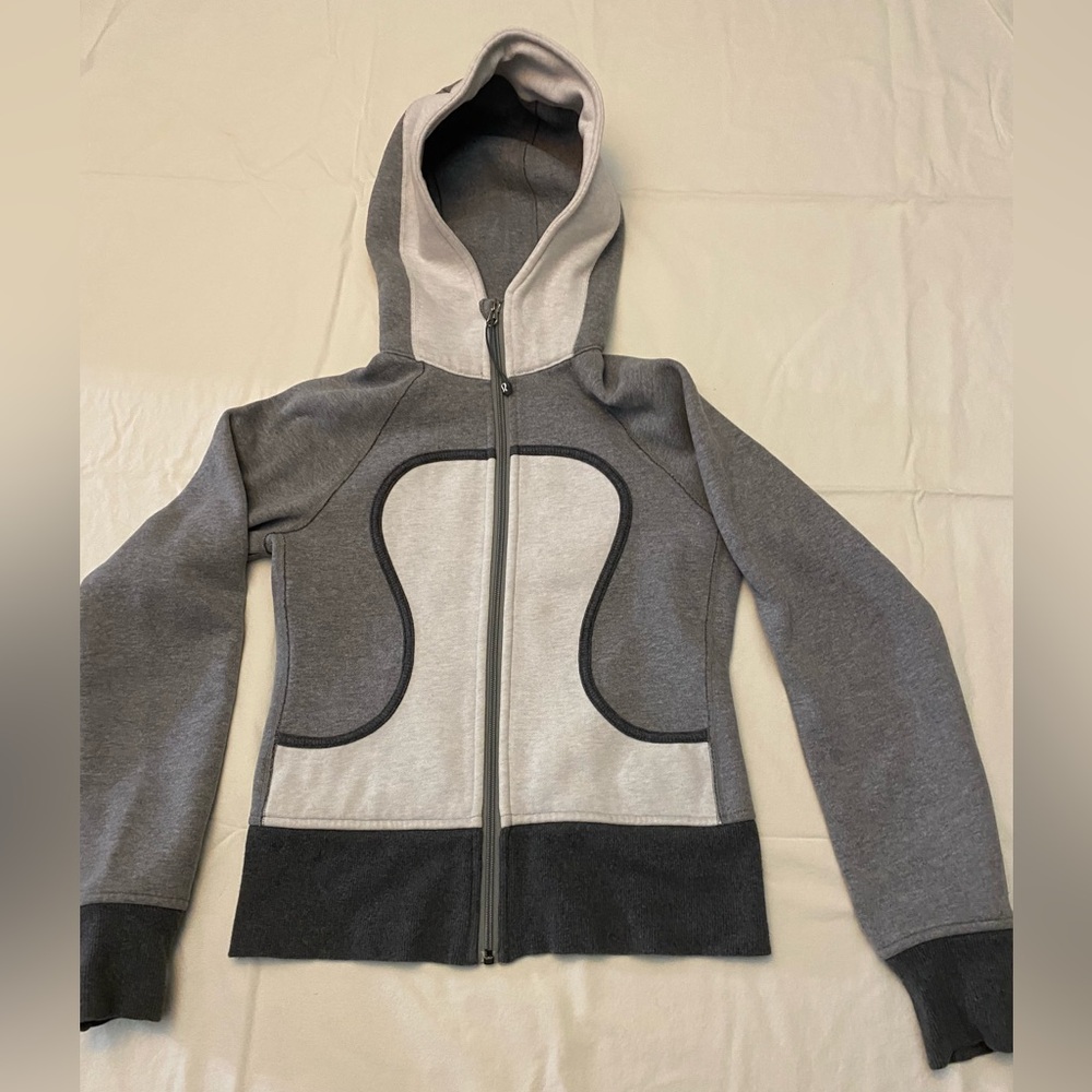 EUC Lululemon zip up hoodie